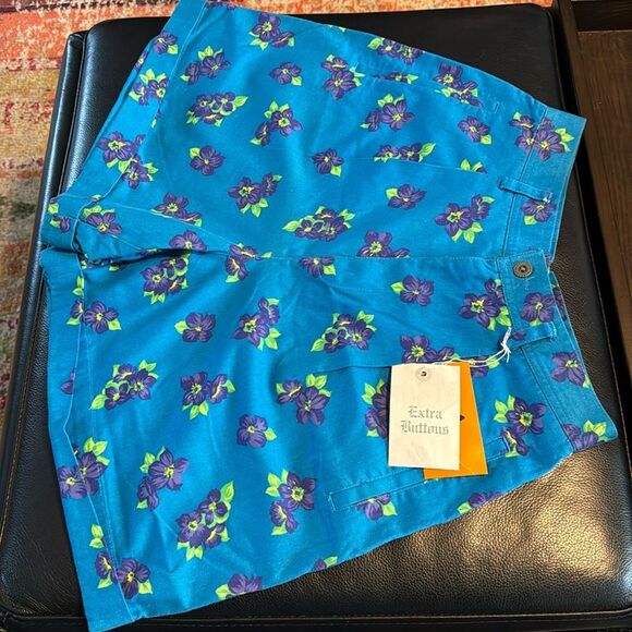 LIZSPORT New High Waisted Pleated Floral Cotton Shorts - Picture 6 of 9